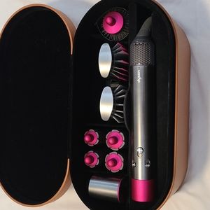 Original Dayson Airwrap complete with long barrel attachments included